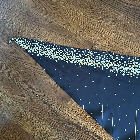 Vintage mid century black, white & gold polyester head scarf - Picture 5 of 6